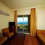 Ξενοδοχείο Luna Deluxe Μαρμαρίς