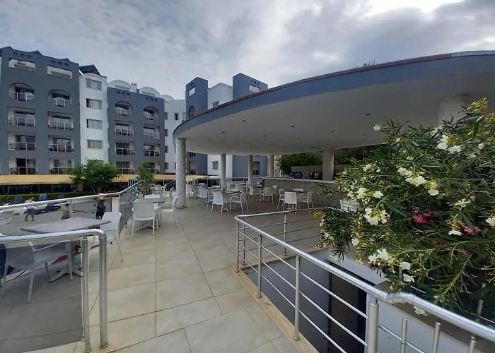 מלון Luna Deluxe 5*