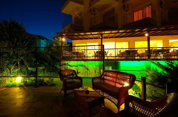 Luna Deluxe מלון 5*