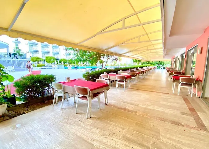 Ξενοδοχείο Luna Deluxe Μαρμαρίς