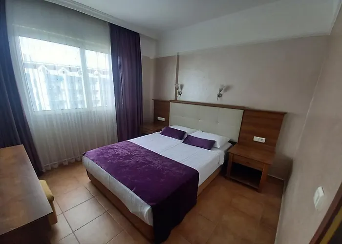 Luna Deluxe 5* Μαρμαρίς