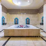Luna Deluxe Hotel 5*